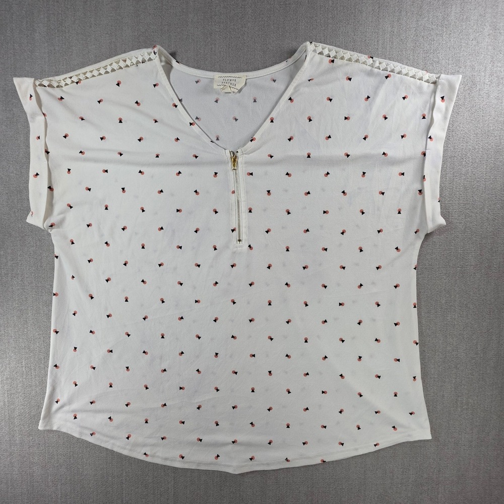 Flower & Feather Blouse Women 2XL White Geometric Zip V-Neck Top